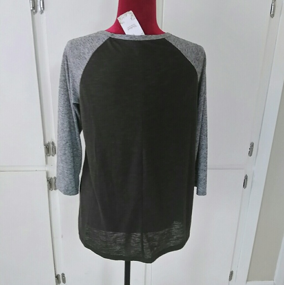 Suzanne Betro Tee - Picture 3 of 4